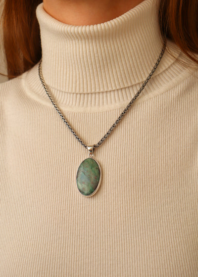 Fuchsite pendant