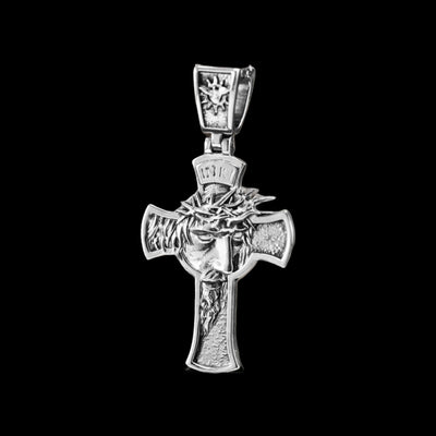 Cruz católica de plata.