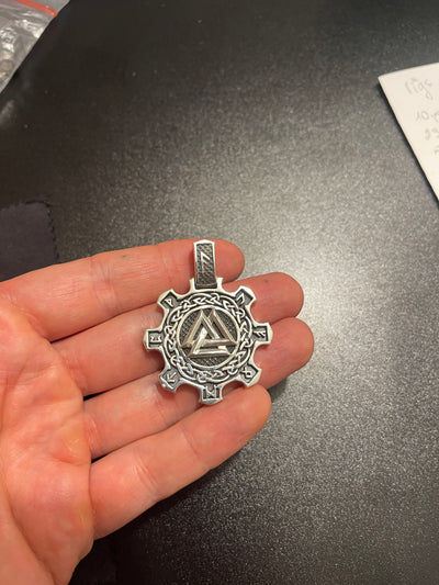 银色凯尔特吊坠